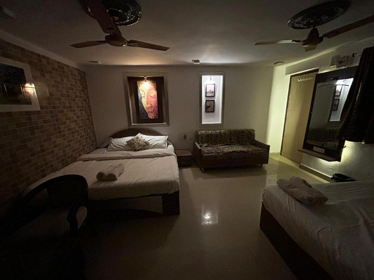 The Peach Tree Rooms Mount Âbû Extérieur photo